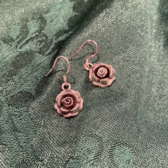 Metal flower with sterling silver hoop !! - Picture 3 of 3